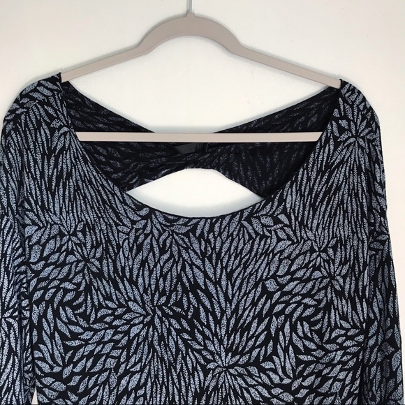 Revolve Indah Leaf Print Open Back Oversized Slouchy Top Women’s S/M Blue - Picture 4 of 14